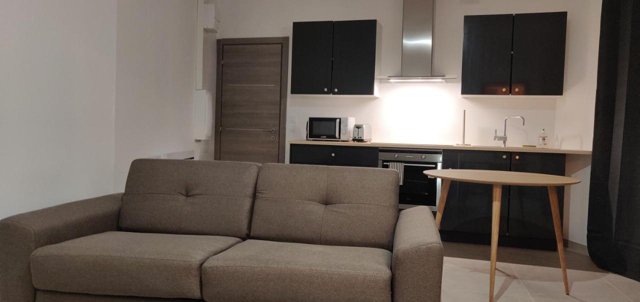 Appartement Confort Equipe Au Coeur De Beziers Bagian luar foto