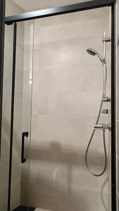 Appartement Confort Equipe Au Coeur De Beziers Bagian luar foto