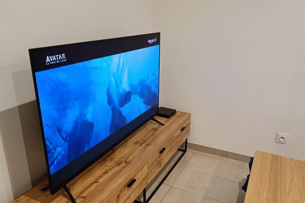 Appartement Confort Equipe Au Coeur De Beziers Bagian luar foto