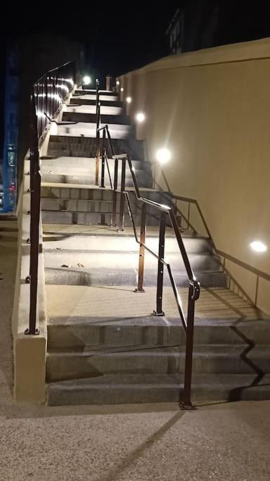 Appartement Confort Equipe Au Coeur De Beziers Bagian luar foto