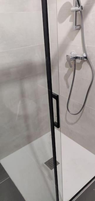 Appartement Confort Equipe Au Coeur De Beziers Bagian luar foto
