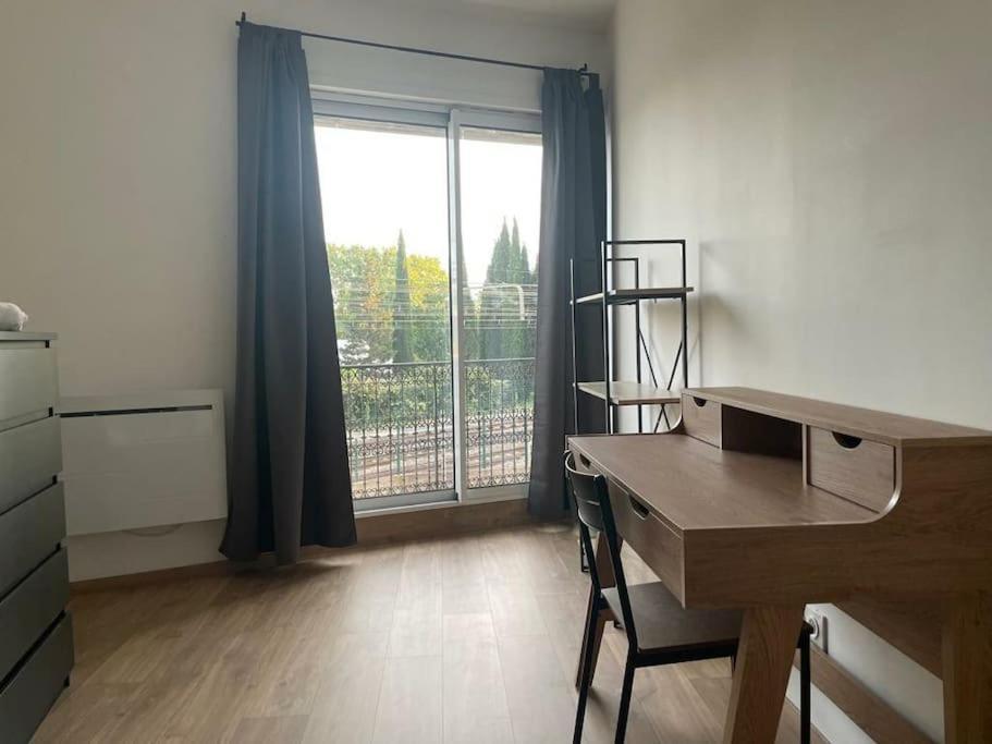 Appartement Confort Equipe Au Coeur De Beziers Bagian luar foto